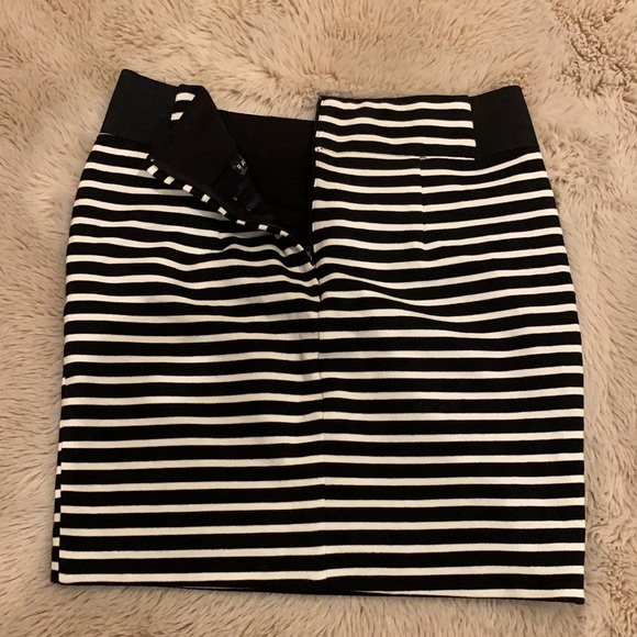 Rampage black and white striped skirt - Picture 2 of 4